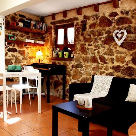 Sweet Stone Apartment In Imittos 아테네 외부 사진