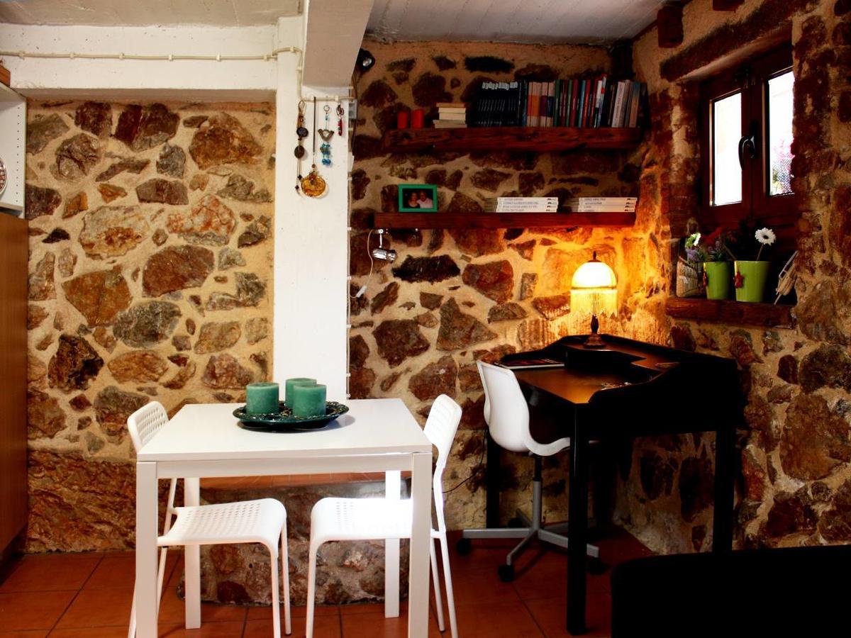 Sweet Stone Apartment In Imittos 아테네 외부 사진